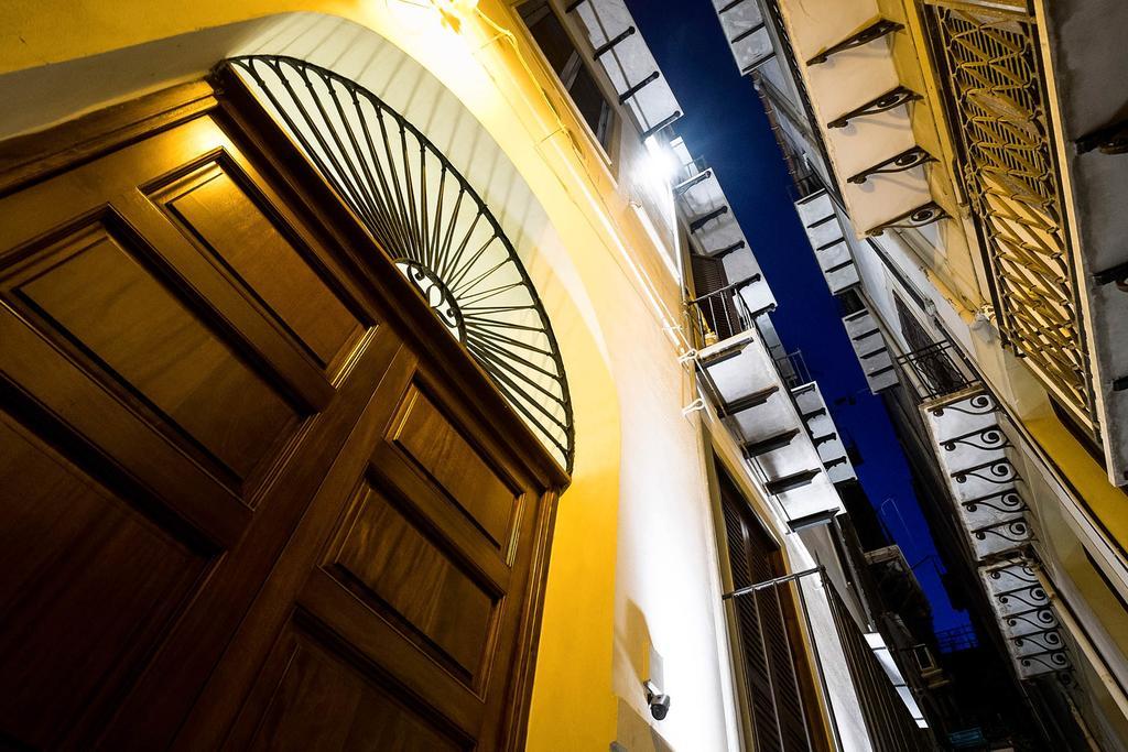 Quattro Canti Apartments Palermo Luaran gambar